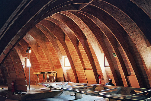 Gaudi utilizando curvas catenárias